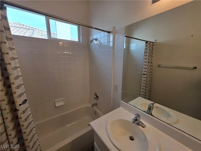 $2,700 | 10697 Wildhurst Street, Las Vegas, NV 89183