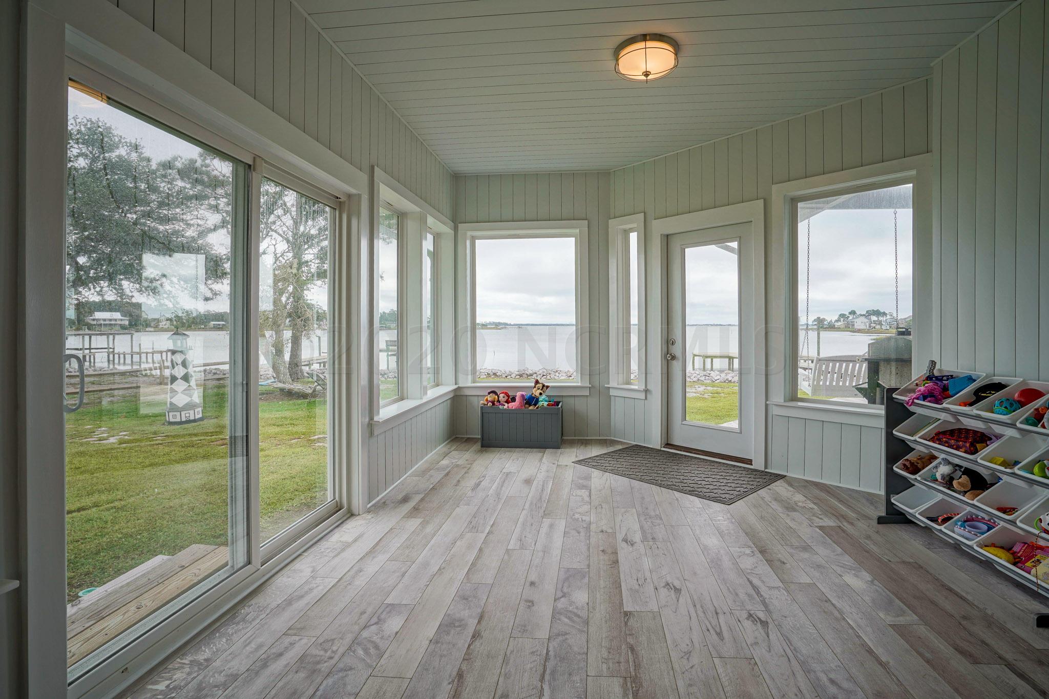 270 Landing Road Beaufort, NC 28516 - Photo 18 of 39 Sunroom off of Kitchen