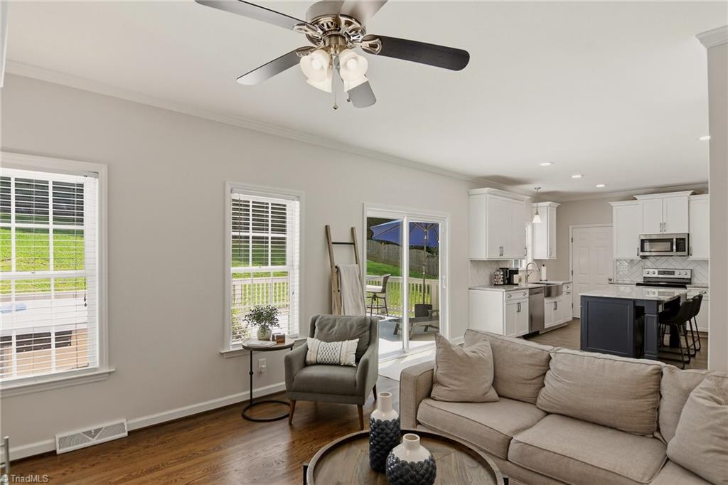 3955 Firestone Road Kernersville, NC 27284 - Photo 9 of 45 Living Room