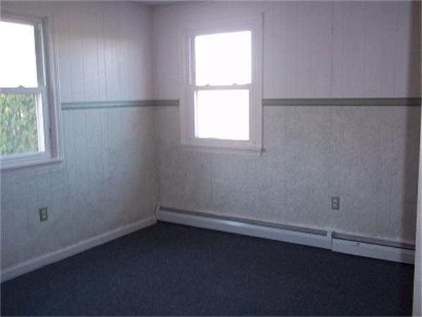 11 Douglas Road Sutton, MA 01590 - Photo 4 of 10
