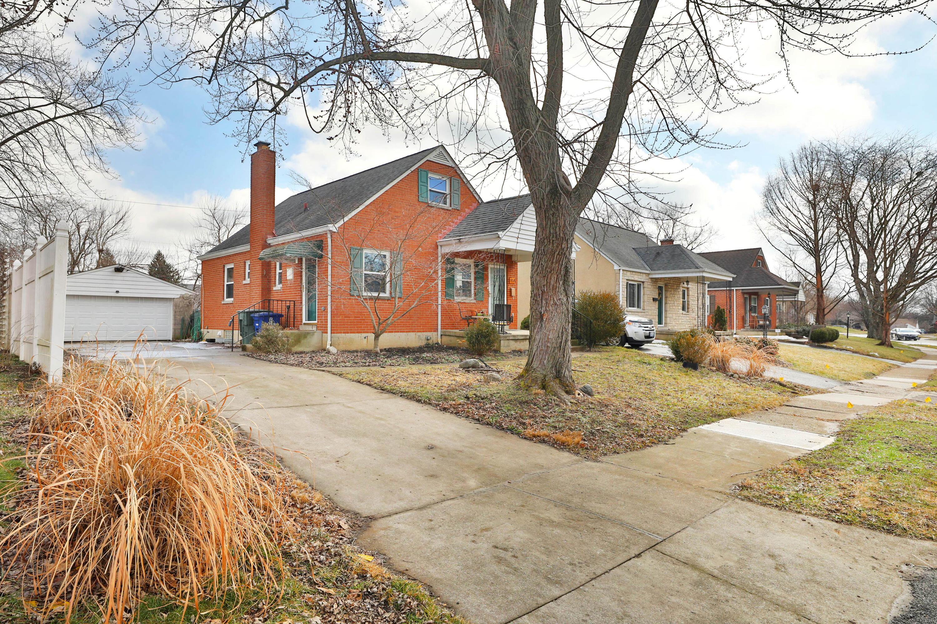 914 South Chesterfield Road Columbus, OH 43209 - Photo 2 of 40 Gallery Image 2