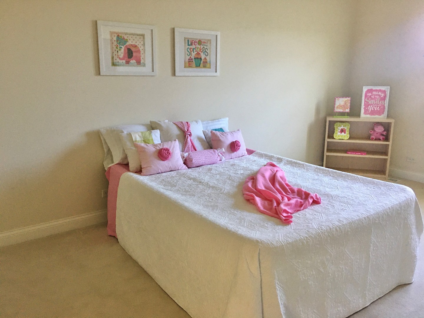 59 Forest Gate Circle Oak Brook, IL 60523 - Photo 22 of 30 a bedroom with a bed and furniture