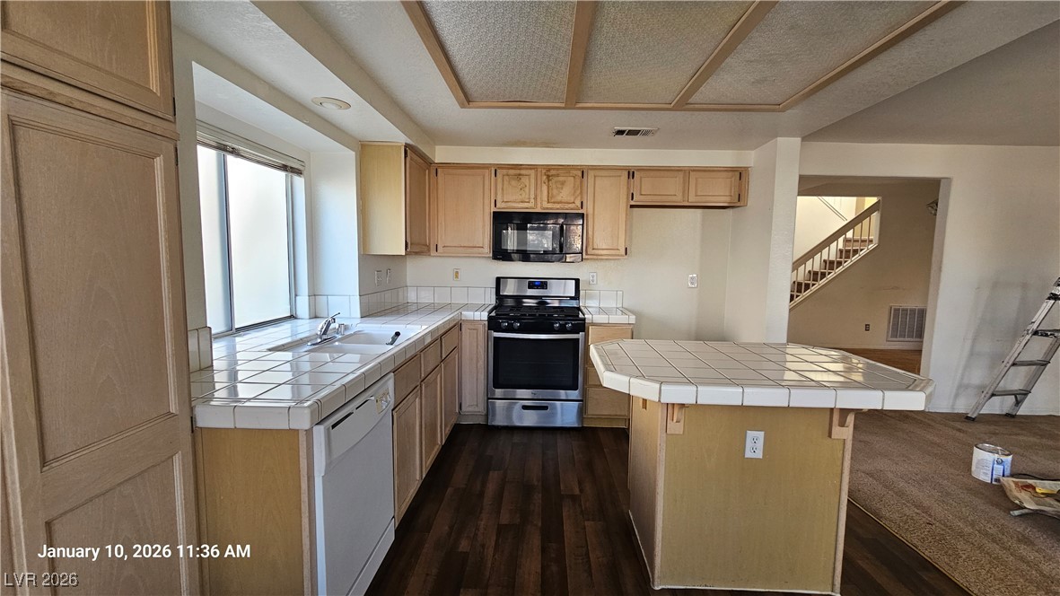 95 Ginger Lily Terrace Henderson, NV 89074 - Photo 8 of 24