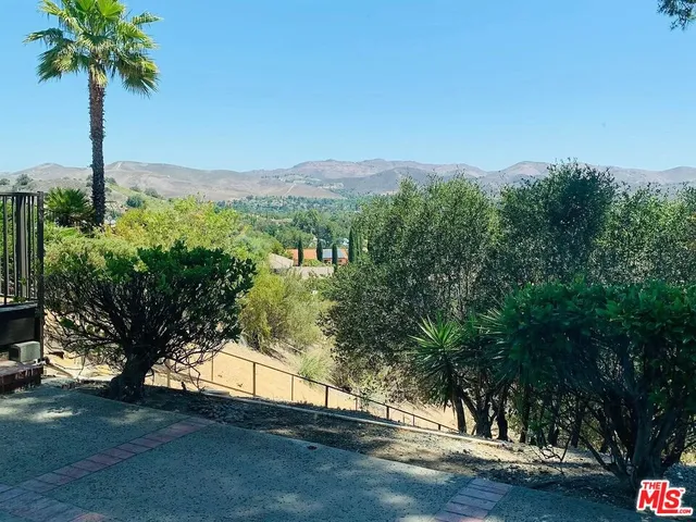 $1,645,000 | 1096 Stoneshead Court, Westlake Village, CA 91361