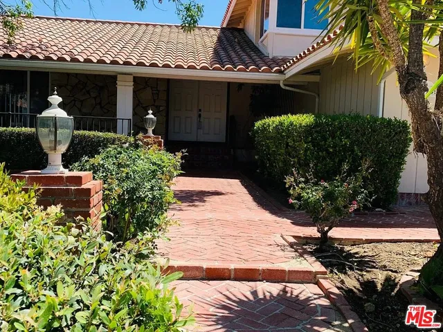 $1,645,000 | 1096 Stoneshead Court, Westlake Village, CA 91361