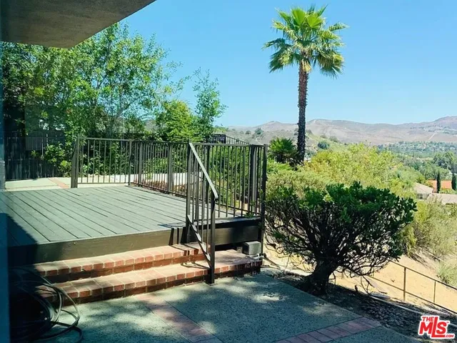 $1,645,000 | 1096 Stoneshead Court, Westlake Village, CA 91361