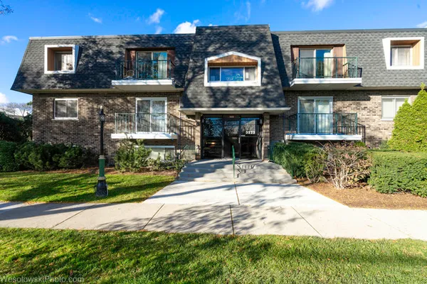 $1,600 | 3222 Sanders Road, Unit 3D, Northbrook, IL 60062