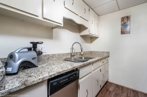 $1,600 | 3222 Sanders Road, Unit 3D, Northbrook, IL 60062