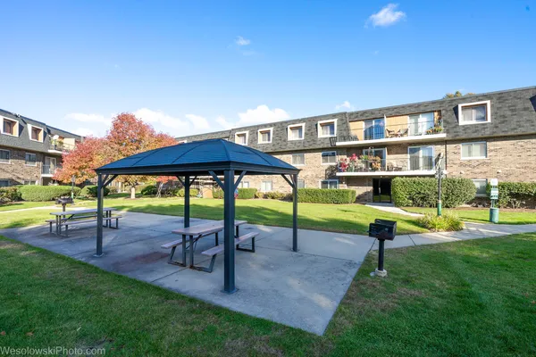 $1,600 | 3222 Sanders Road, Unit 3D, Northbrook, IL 60062
