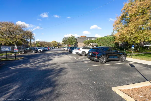 $1,600 | 3222 Sanders Road, Unit 3D, Northbrook, IL 60062