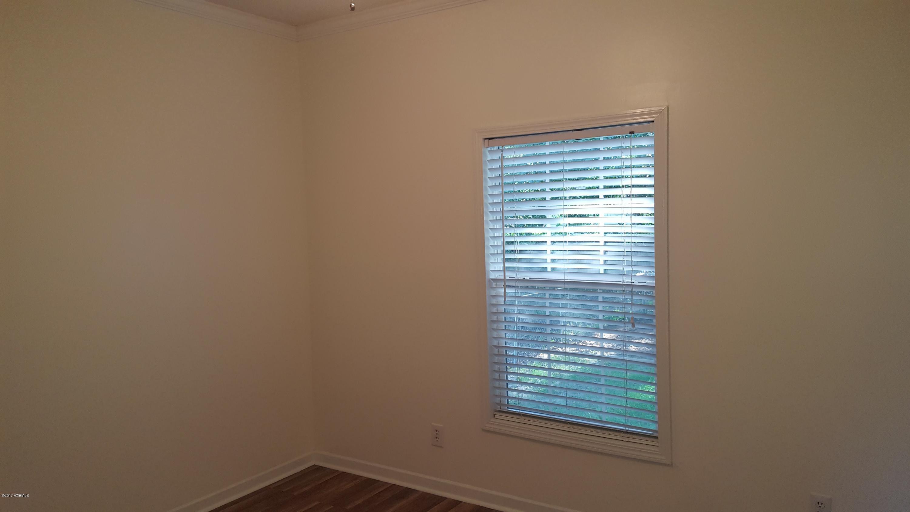 4 Riley Road Beaufort, SC 29906 - Photo 3 of 15 20170518_182215