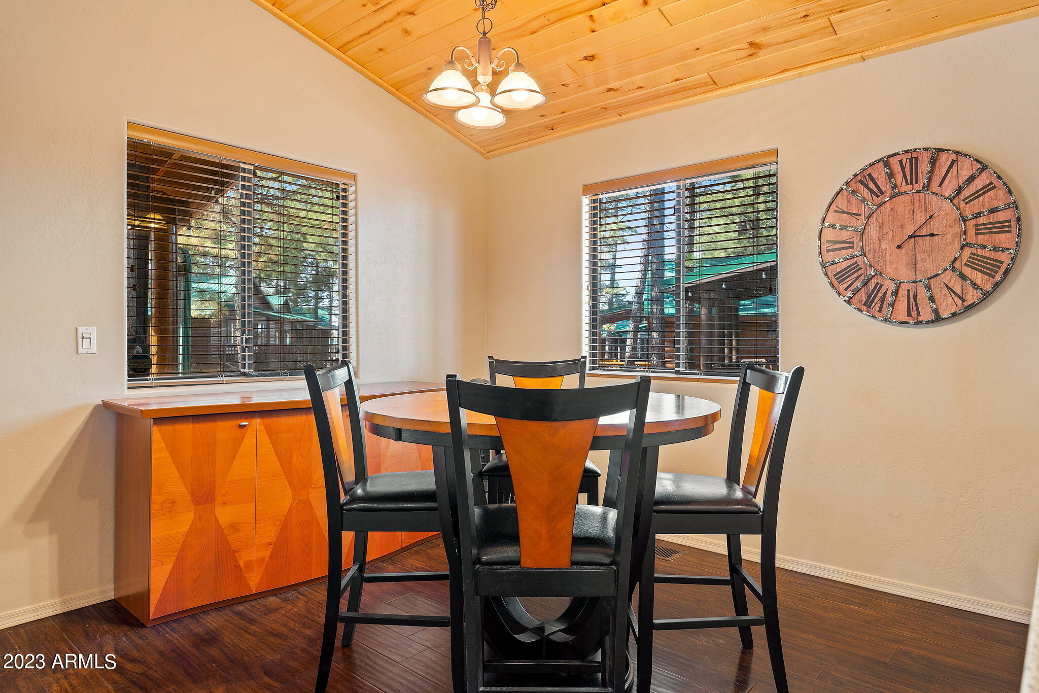 2713 High Pine Loop Overgaard, AZ 85933 - Photo 9 of 33 DINING