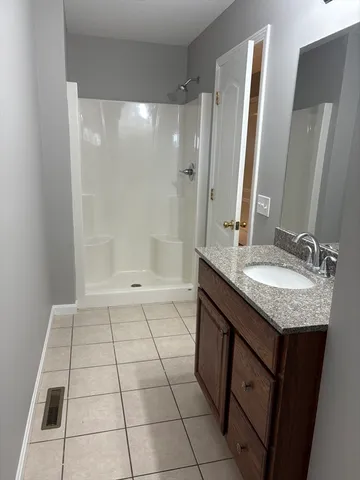 $2,200 | 213 Skeele Street, Unit RIGHT, Chicopee, MA 01013