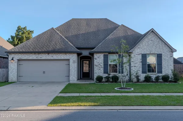 $2,350 | 119 Deer Lake Lane, Lafayette, LA 70508