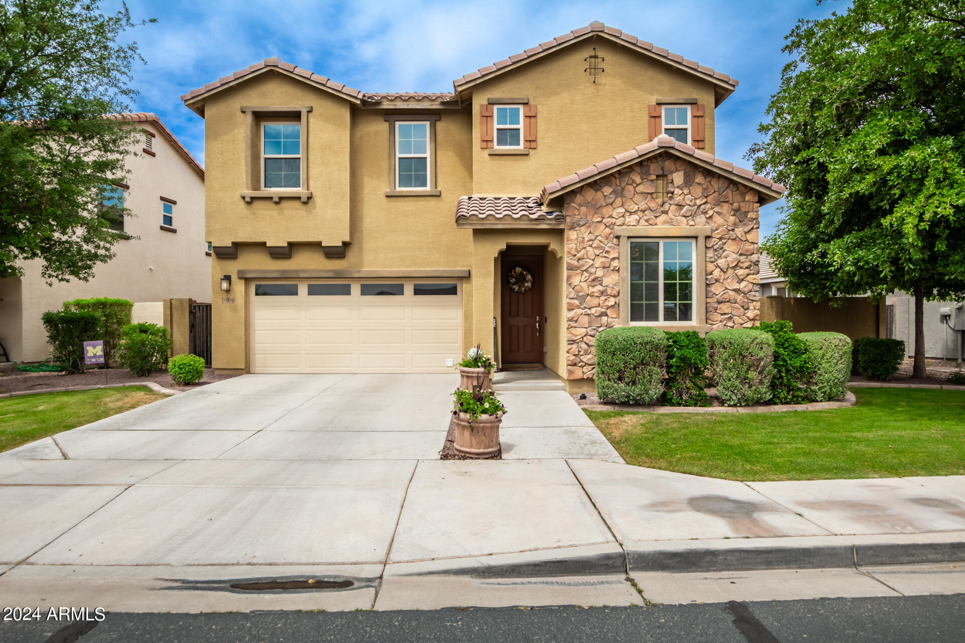 3208 East Rochelle Street Mesa, AZ 85213 - Photo 1 of 42 01 - Rochelle