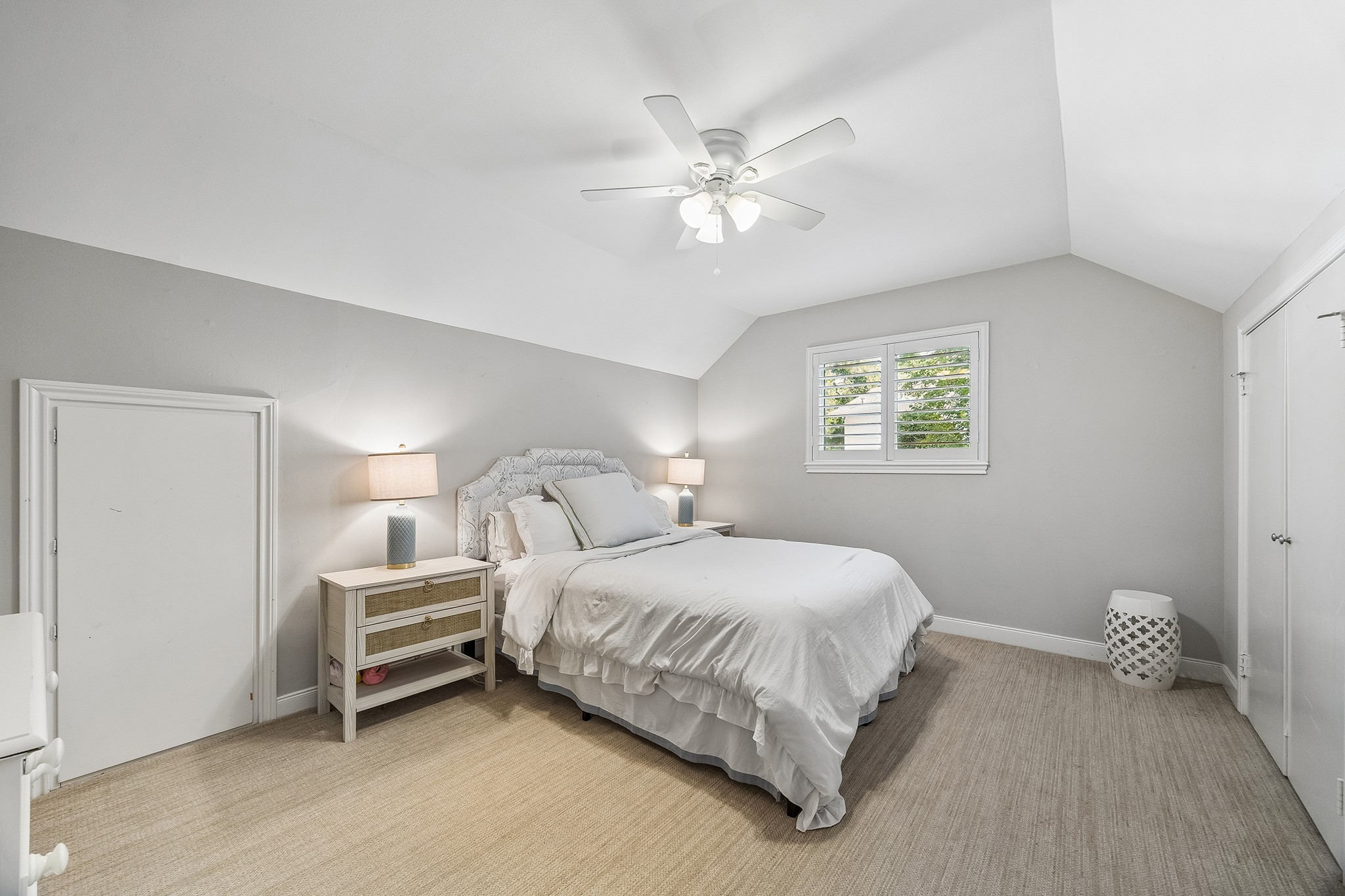 12615 Taylorcrest Road Houston, TX 77024 - Photo 21 of 29 One of three secondary bedrooms upstairs.
