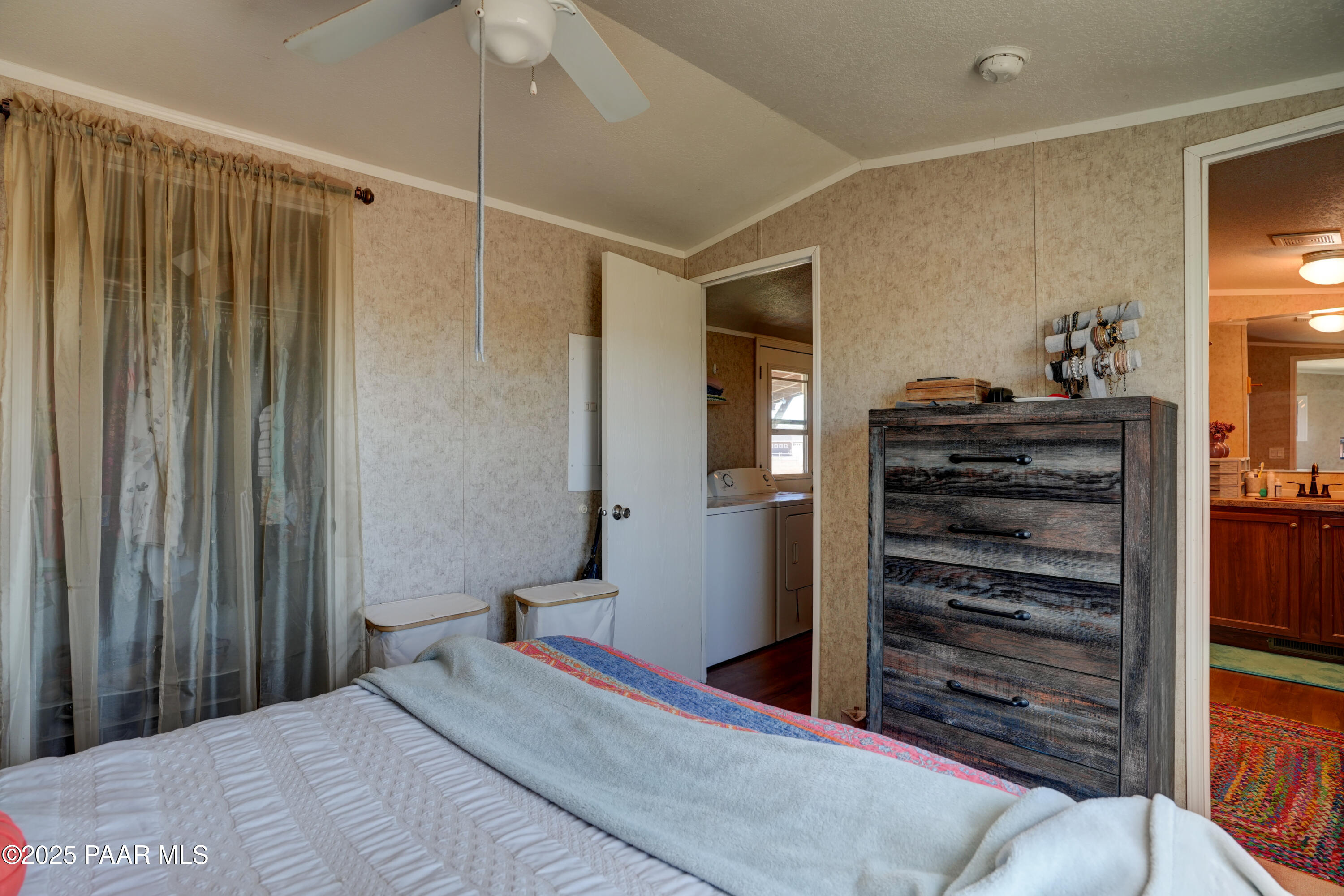 350 Ranch House Road Paulden, AZ 86334 - Photo 15 of 39 Primary Bedroom 2