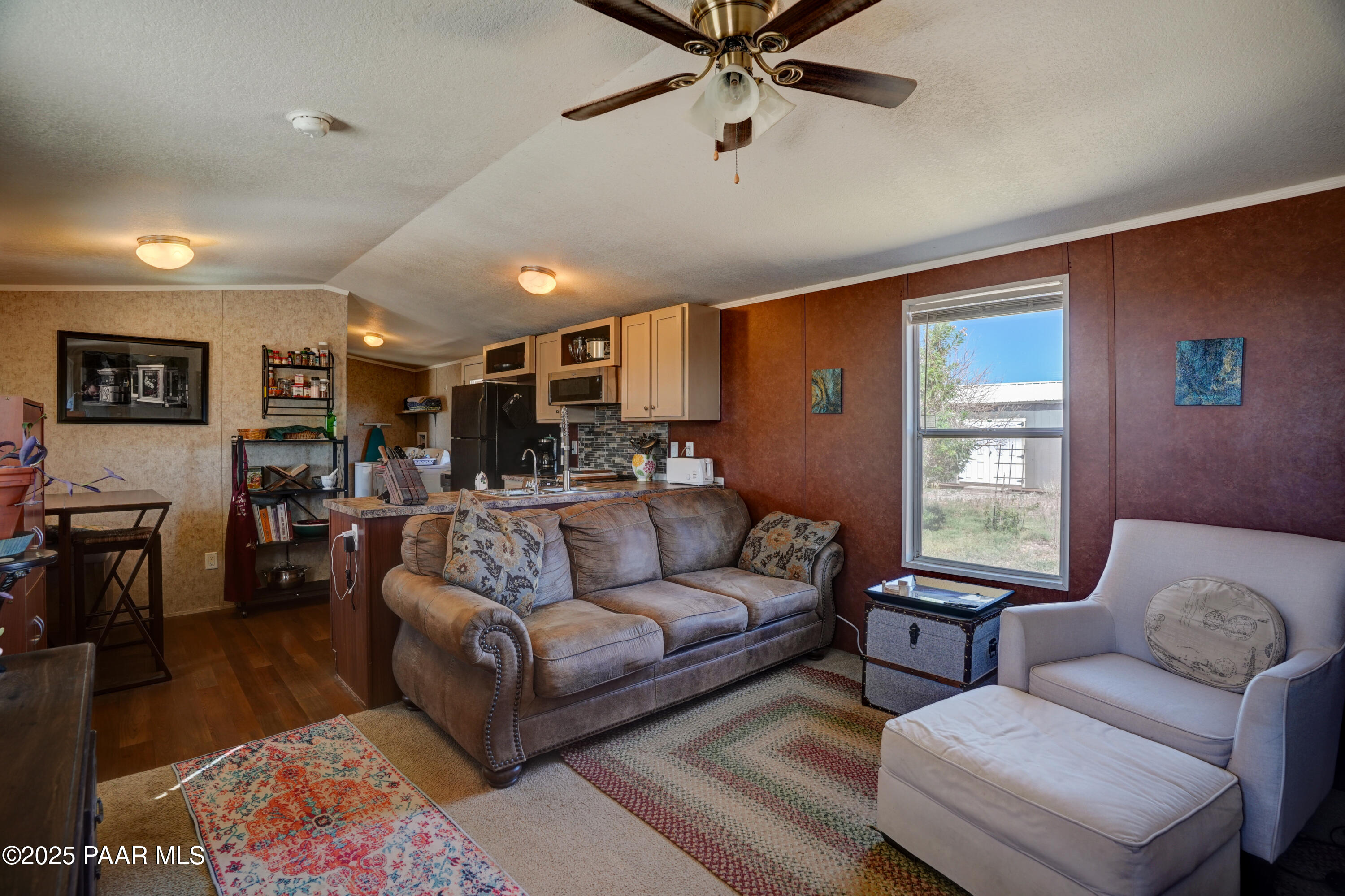 350 Ranch House Road Paulden, AZ 86334 - Photo 9 of 39 Living Room 3