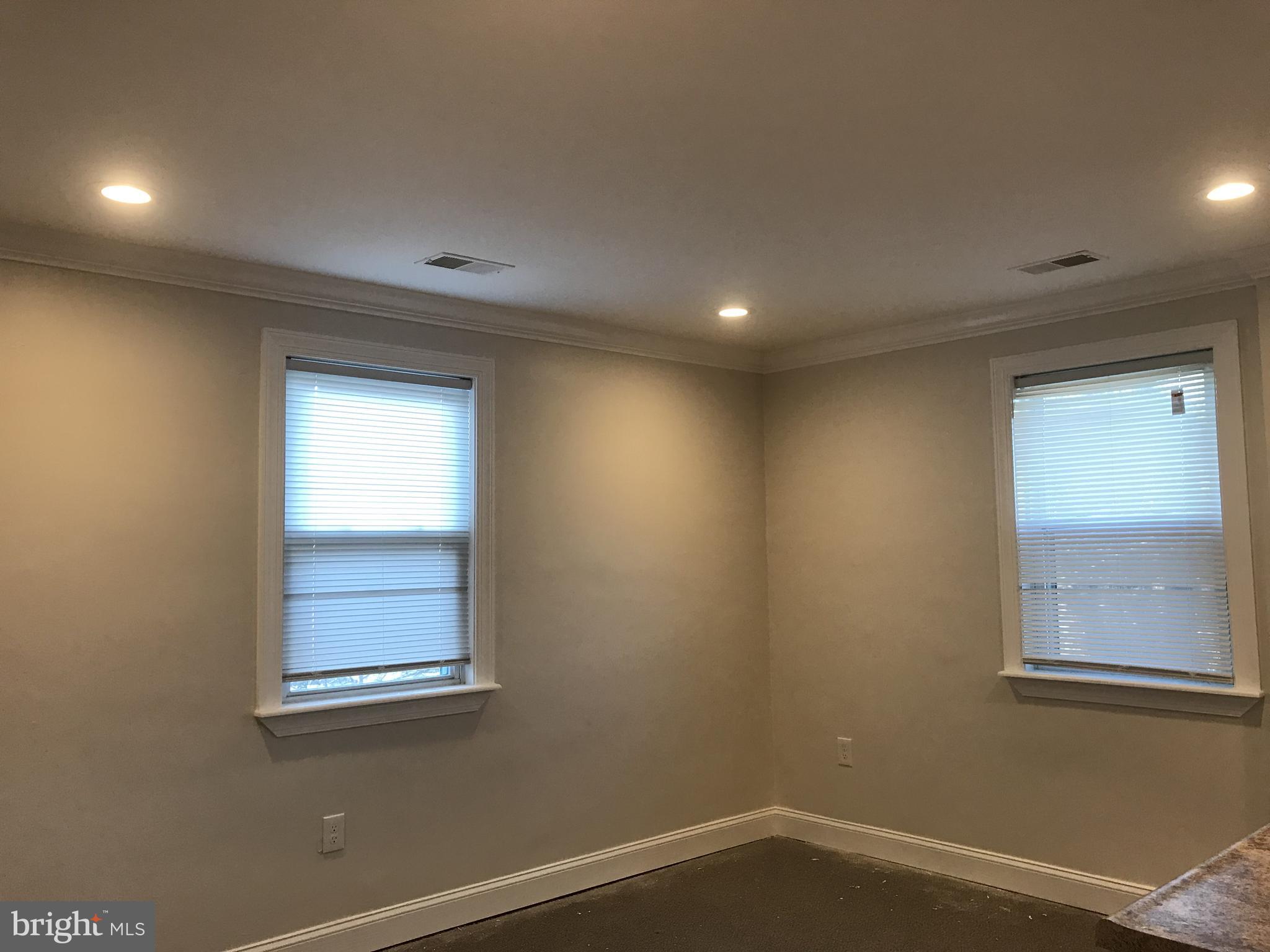 1004 Dartmouth Road, Unit 2 Baltimore, MD 21212 - Photo 12 of 17 Living Room