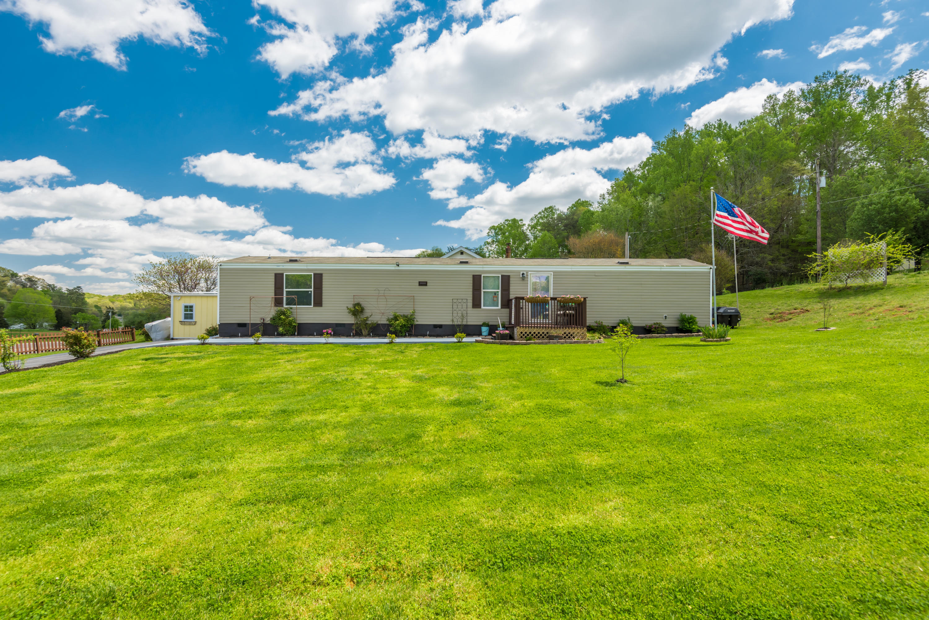 739 Laurel Road Clinton, TN 37716 - Photo 1 of 28 739LaurelRd-29