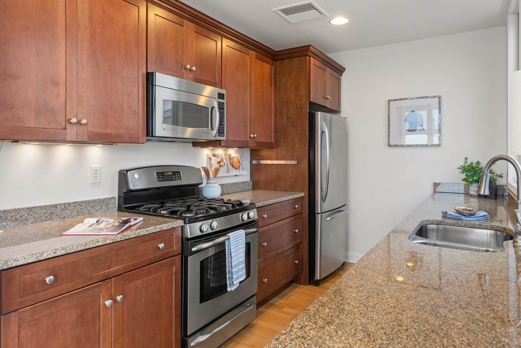 45 Rantoul Street, Unit 312 Beverly, MA 01915 - Photo 4 of 40 Gallery Image 4