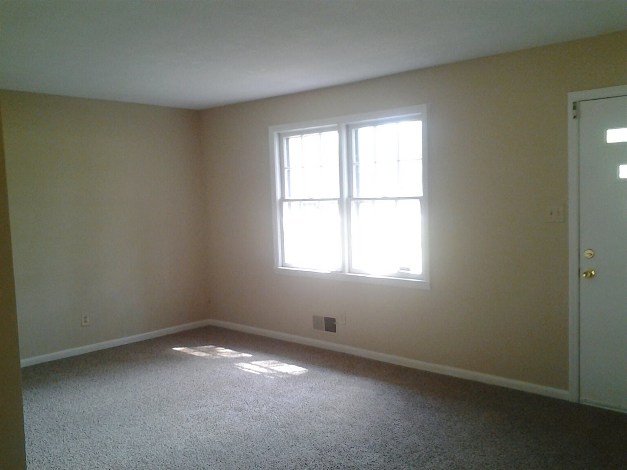 721 Zimmerman Road Spartanburg, SC 29303 - Photo 3 of 21 Living Room