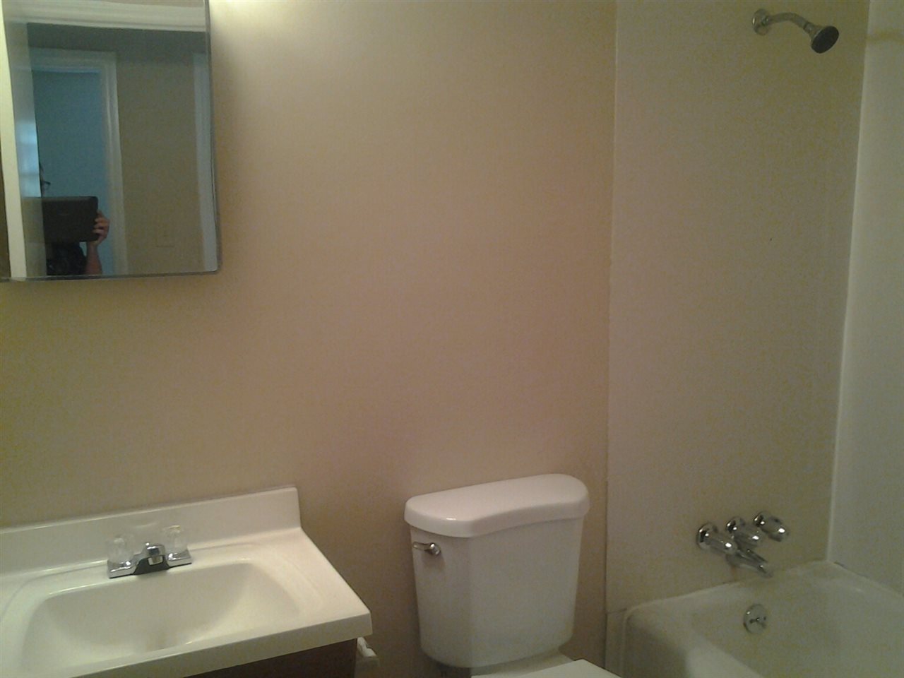 721 Zimmerman Road Spartanburg, SC 29303 - Photo 9 of 21 Bath