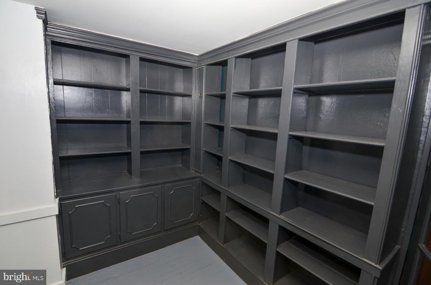 249 Main Street Hamilton, NJ 08620 - Photo 11 of 34 Study