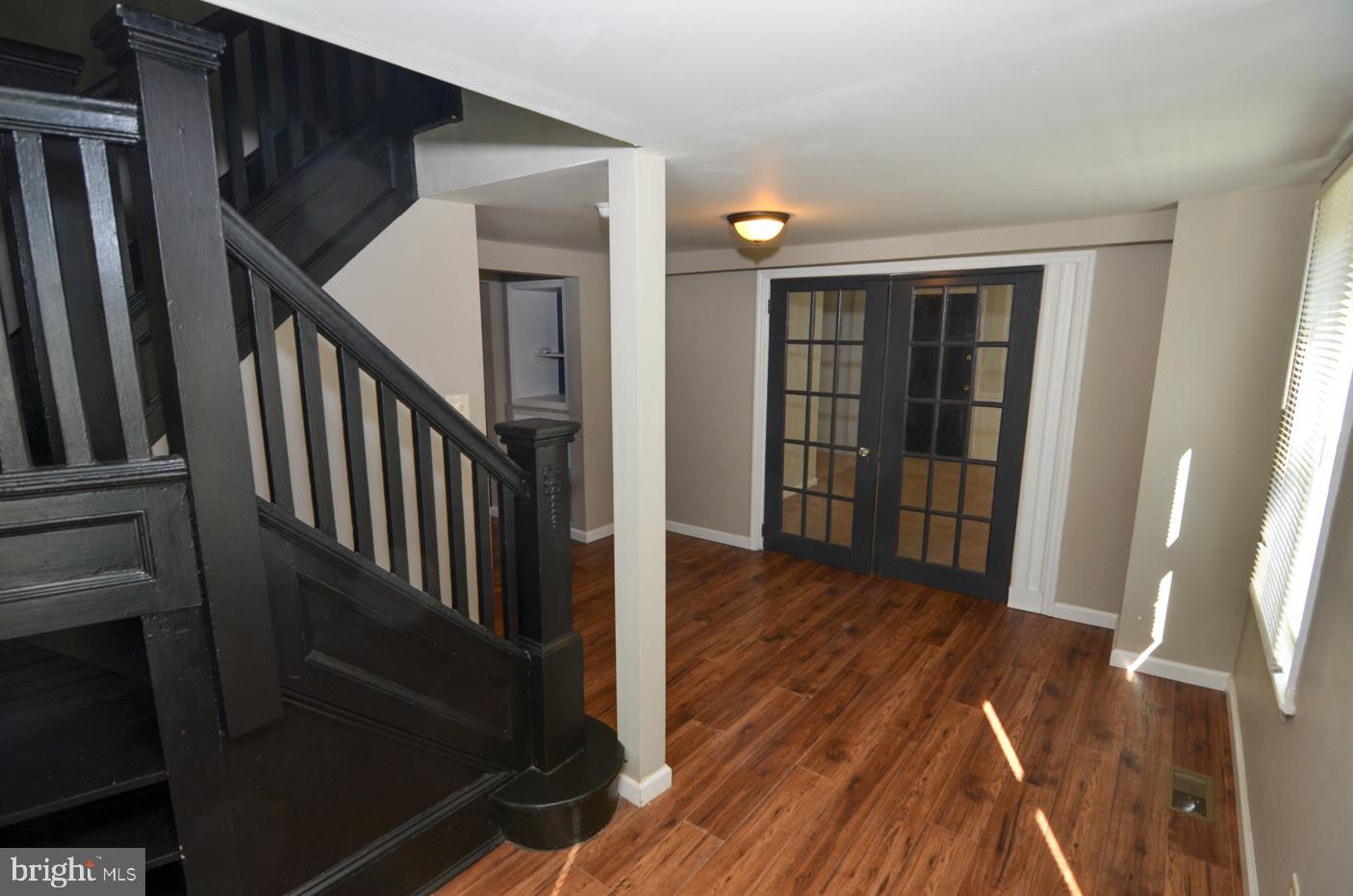 249 Main Street Hamilton, NJ 08620 - Photo 18 of 34 Sitting Room