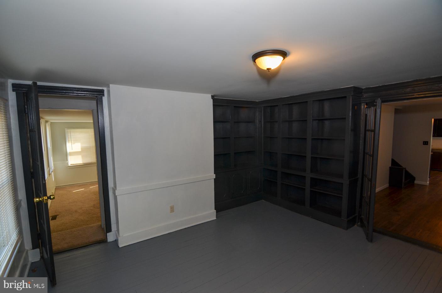 249 Main Street Hamilton, NJ 08620 - Photo 8 of 34 Study