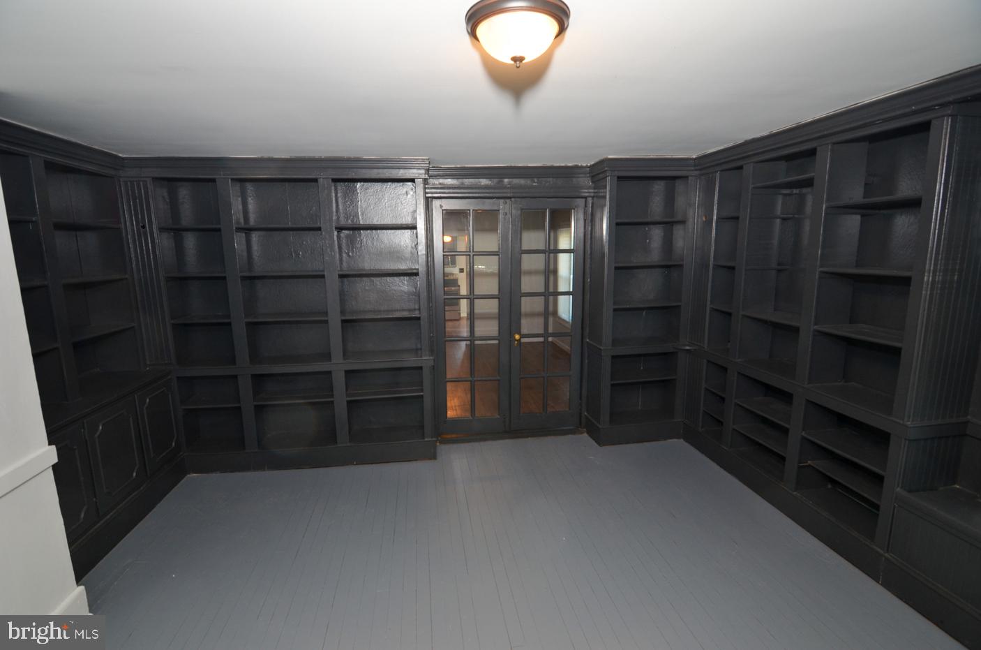 249 Main Street Hamilton, NJ 08620 - Photo 9 of 34 Study