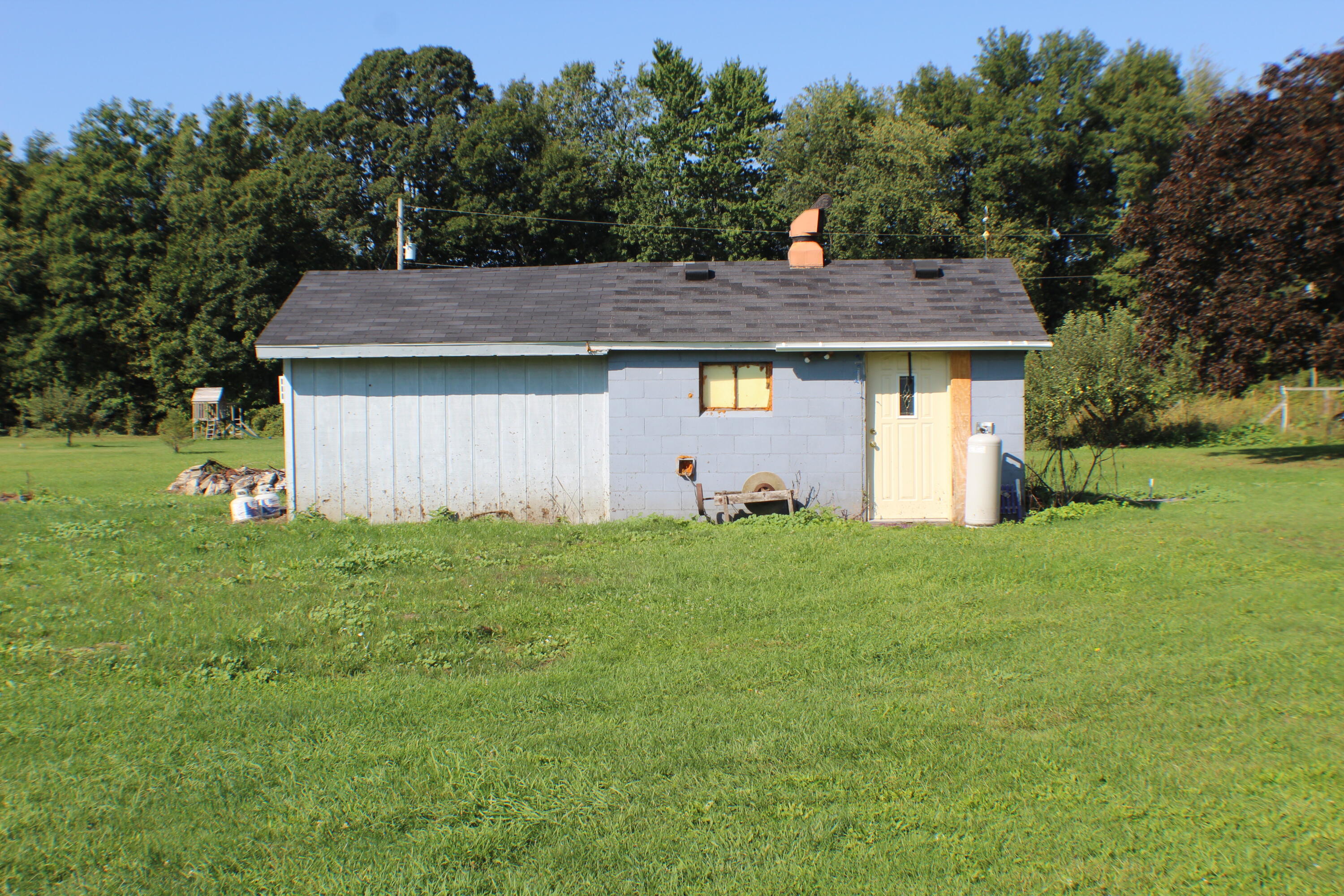 7864 15 Mile Road Northeast Cedar Springs, MI 49319 - Photo 21 of 30 IMG_2909