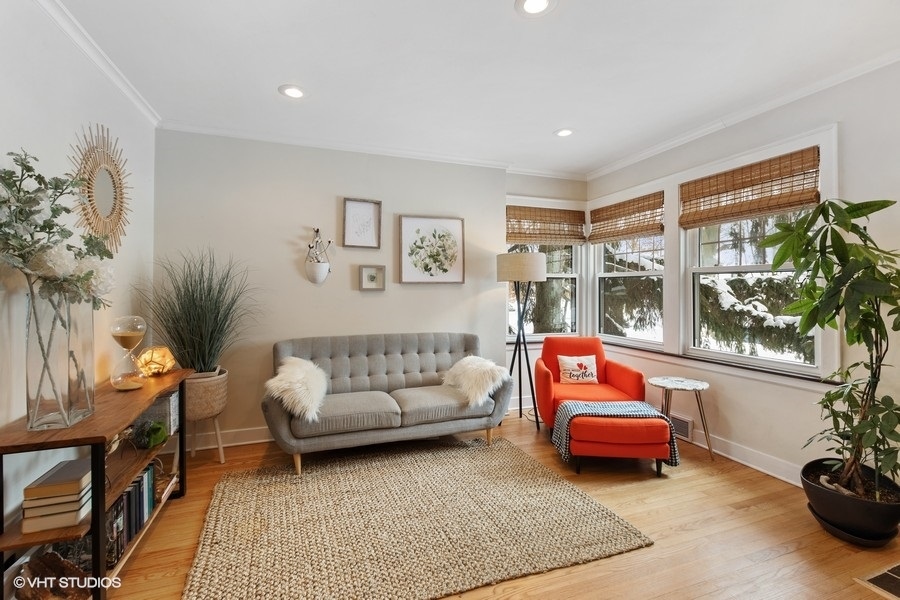442 Kent Road Riverside, IL 60546 - Photo 7 of 45 a living room with furniture and a potted plant