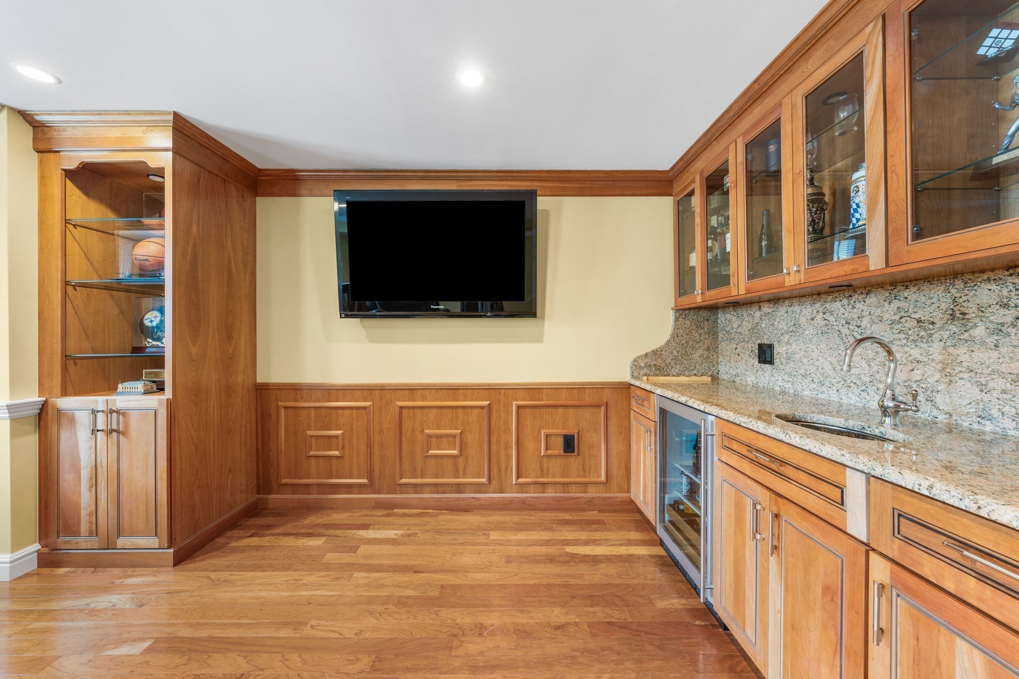 30 Hemenway Road Swampscott, MA 01907 - Photo 17 of 26 Gallery Image 17
