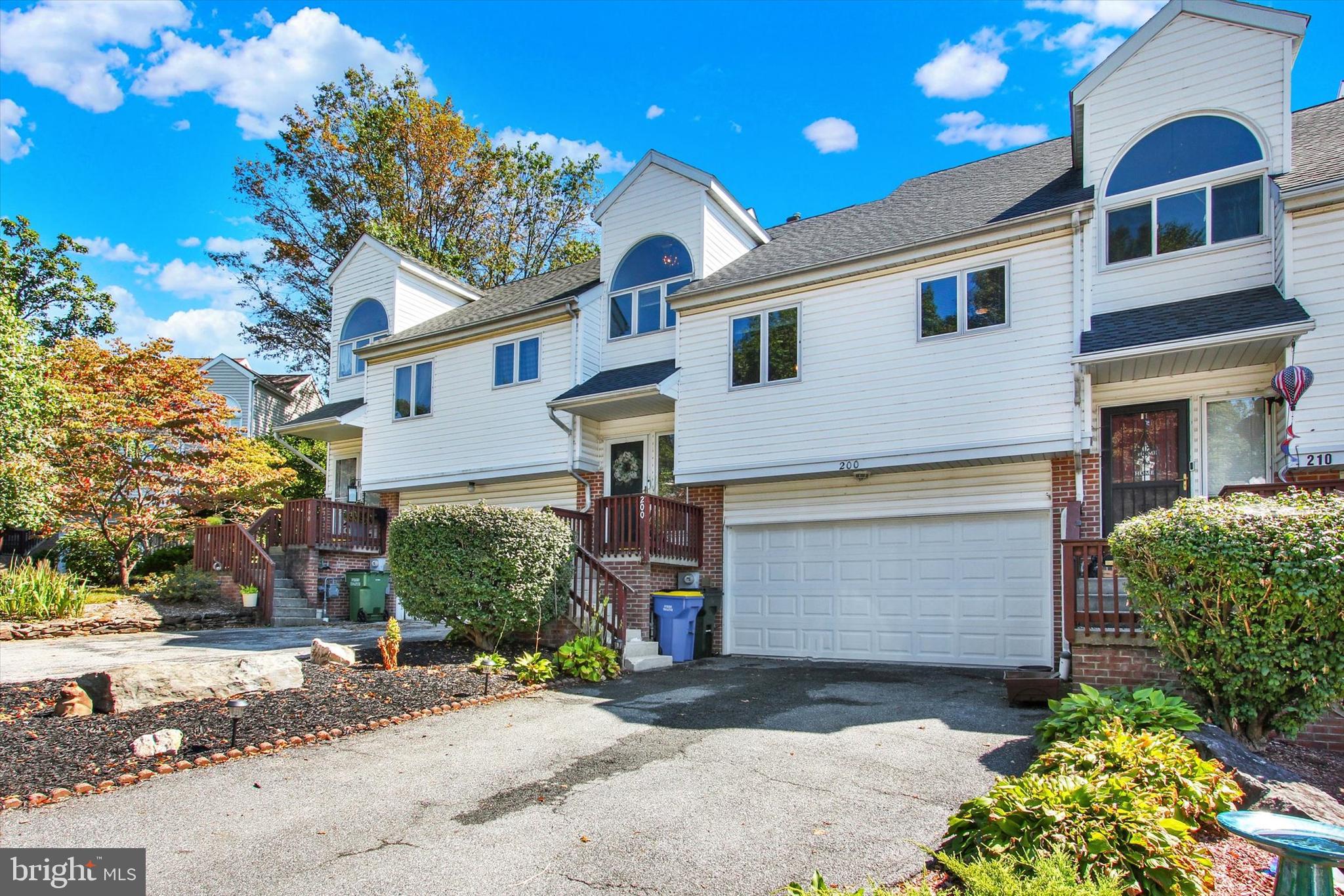 200 Greenleaf Road York, PA 17406 - Photo 2 of 24