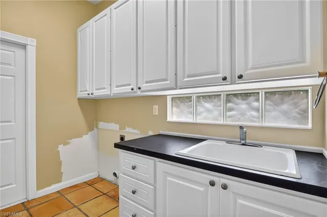 $640,000 | 5902 Bermuda Lane, Naples, FL 34119