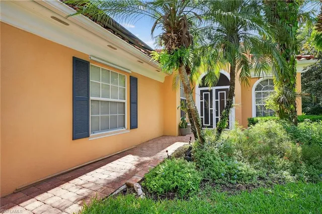 $640,000 | 5902 Bermuda Lane, Naples, FL 34119