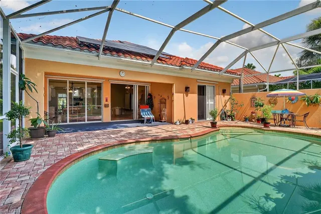 $640,000 | 5902 Bermuda Lane, Naples, FL 34119