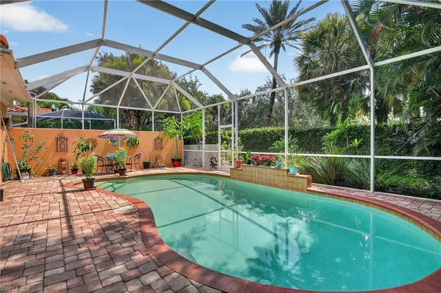 $640,000 | 5902 Bermuda Lane, Naples, FL 34119