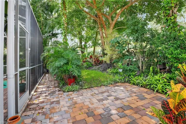 $640,000 | 5902 Bermuda Lane, Naples, FL 34119