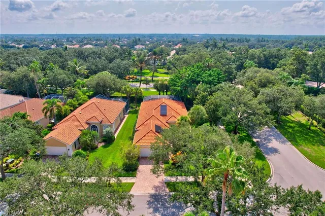 $640,000 | 5902 Bermuda Lane, Naples, FL 34119