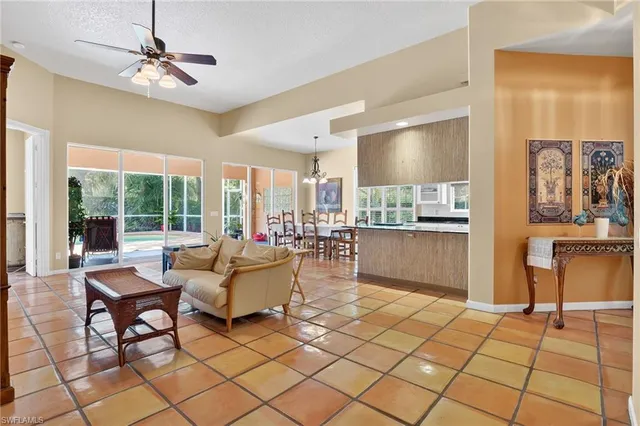 $640,000 | 5902 Bermuda Lane, Naples, FL 34119