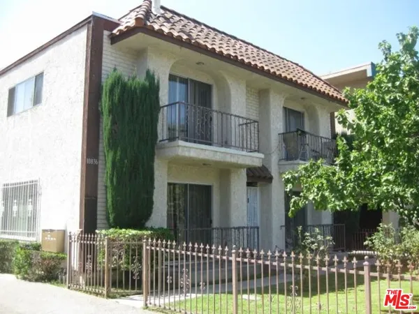 $2,695 | 10836 Camarillo Street, Unit 3, North Hollywood, CA 91602