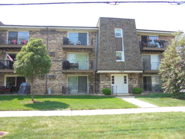 7105 98th Street, Unit 204 Chicago Ridge, IL 60415 - Photo 1 of 1 Gallery Image 1