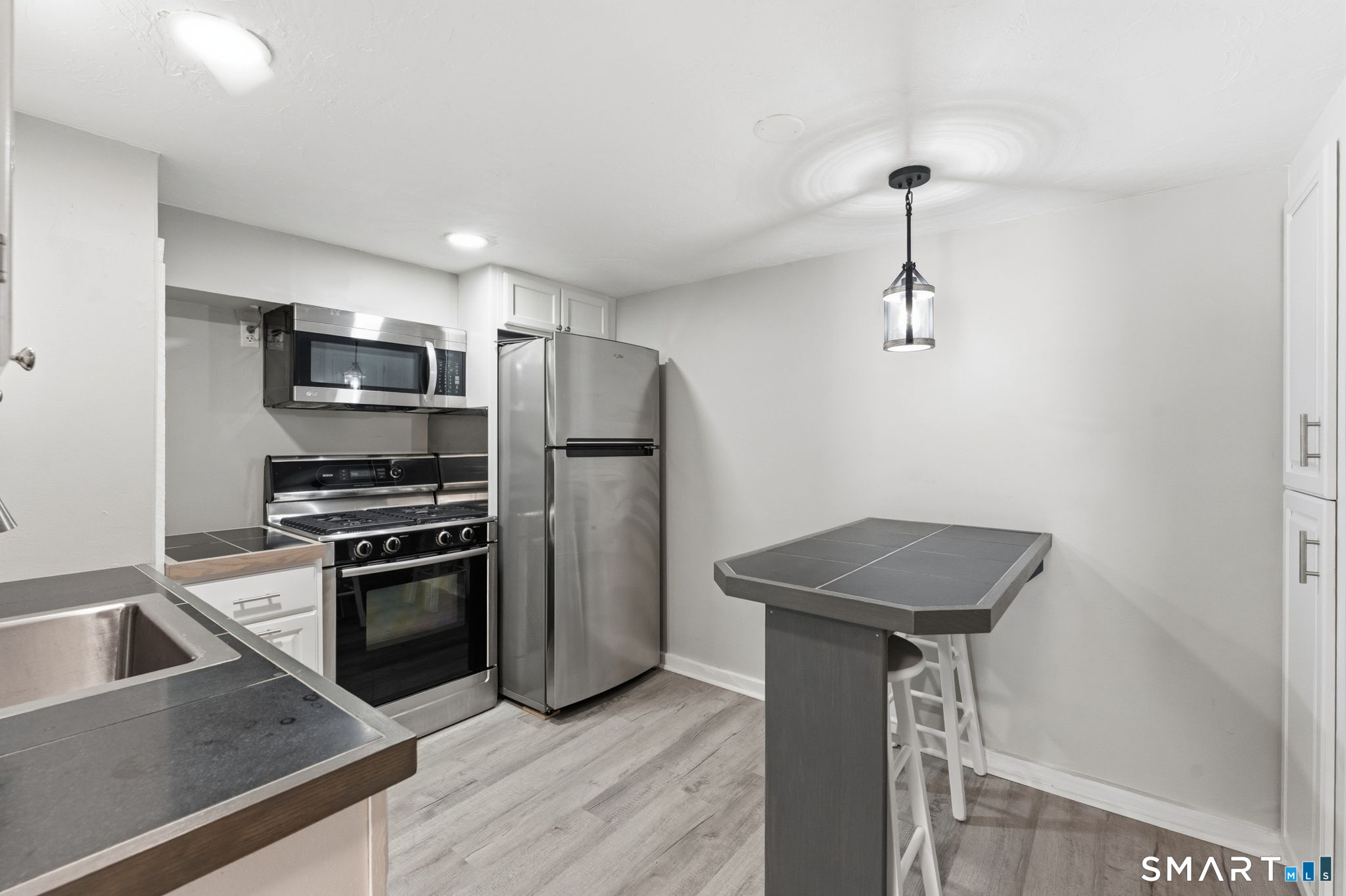 9 Hunters Road, Unit B Norwich, CT 06360 - Photo 8 of 29