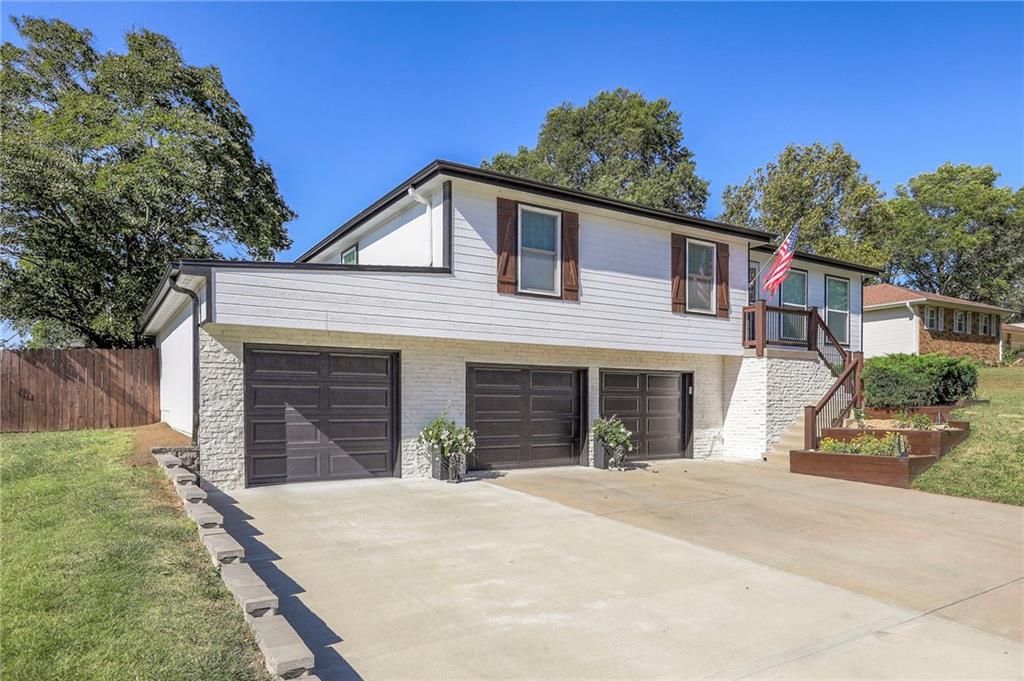 1521 Lexington Road Pleasant Hill, MO 64080 - Photo 3 of 29