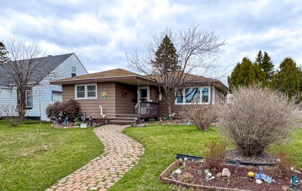 601 12th Avenue Two Harbors, MN 55616 - Photo 2 of 28