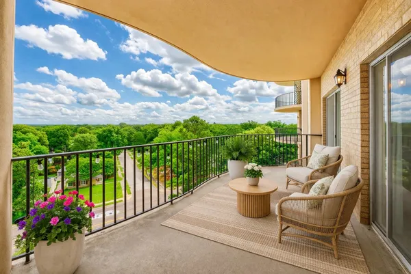 $225,000 | 475 North Highland Street, Unit 9AB, Memphis, TN 38122