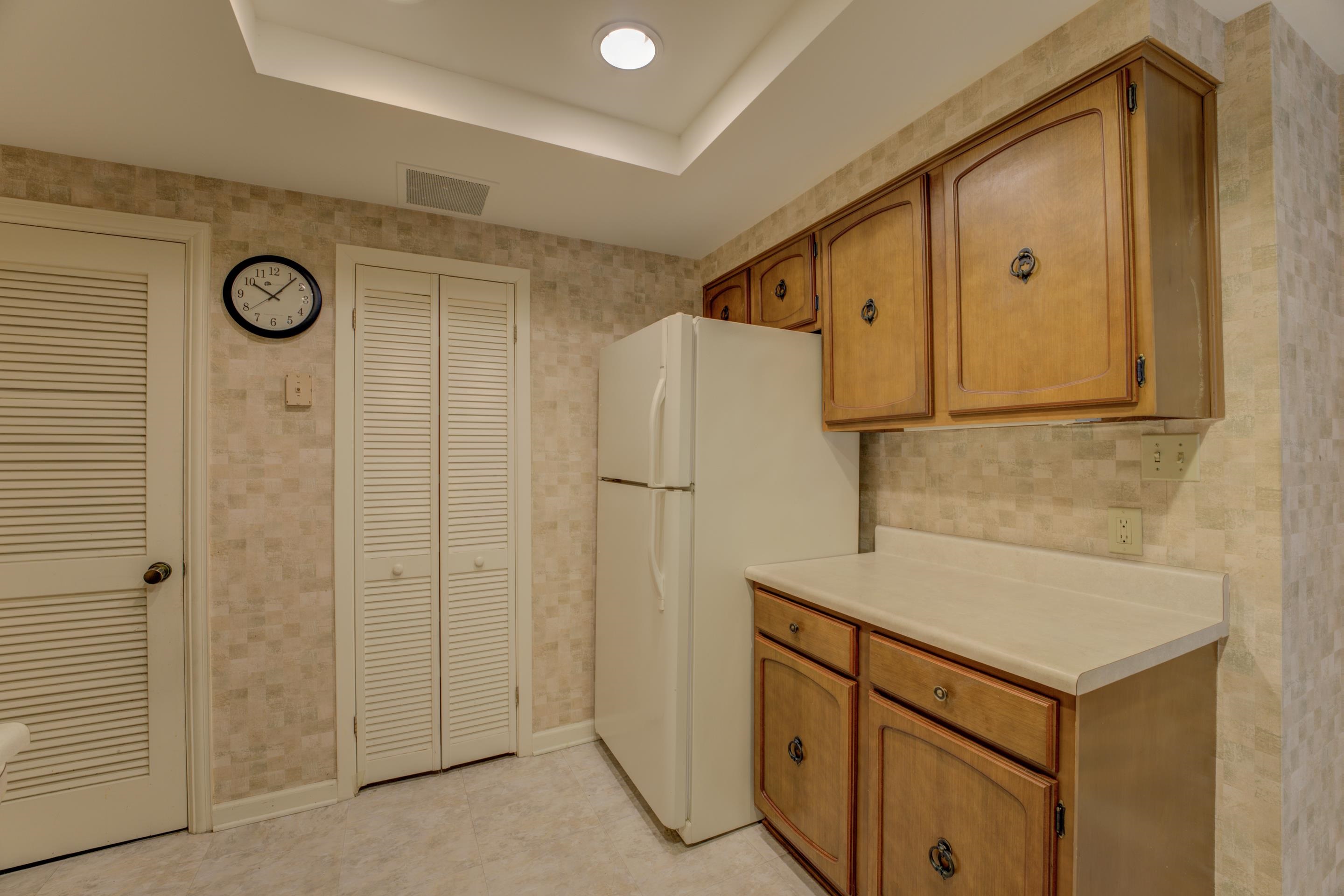 475 North Highland Street, Unit 9AB Memphis, TN 38122 - Photo 12 of 40 a bathroom with a shower sink and mirror
