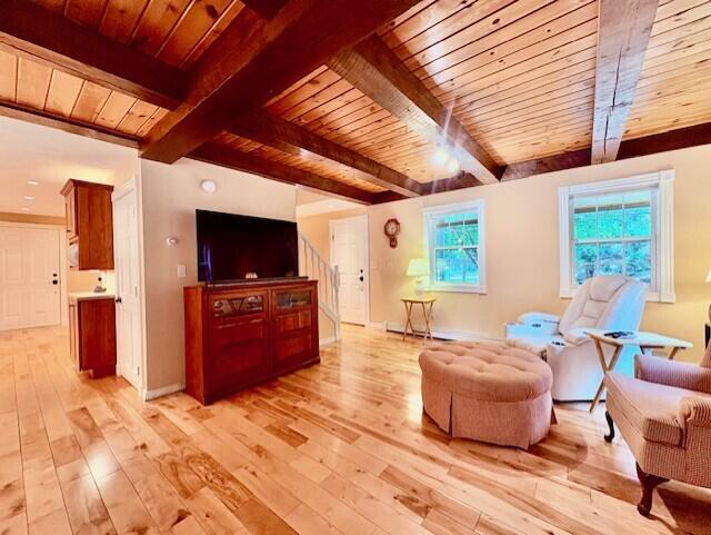47 Belaire Drive Springvale, ME 04083 - Photo 14 of 38 Living room